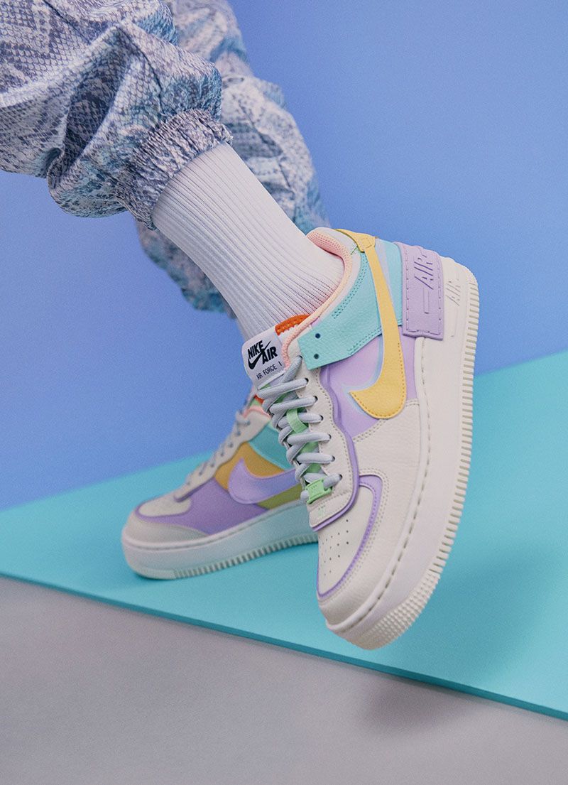 Back to school perechi de sneakersi