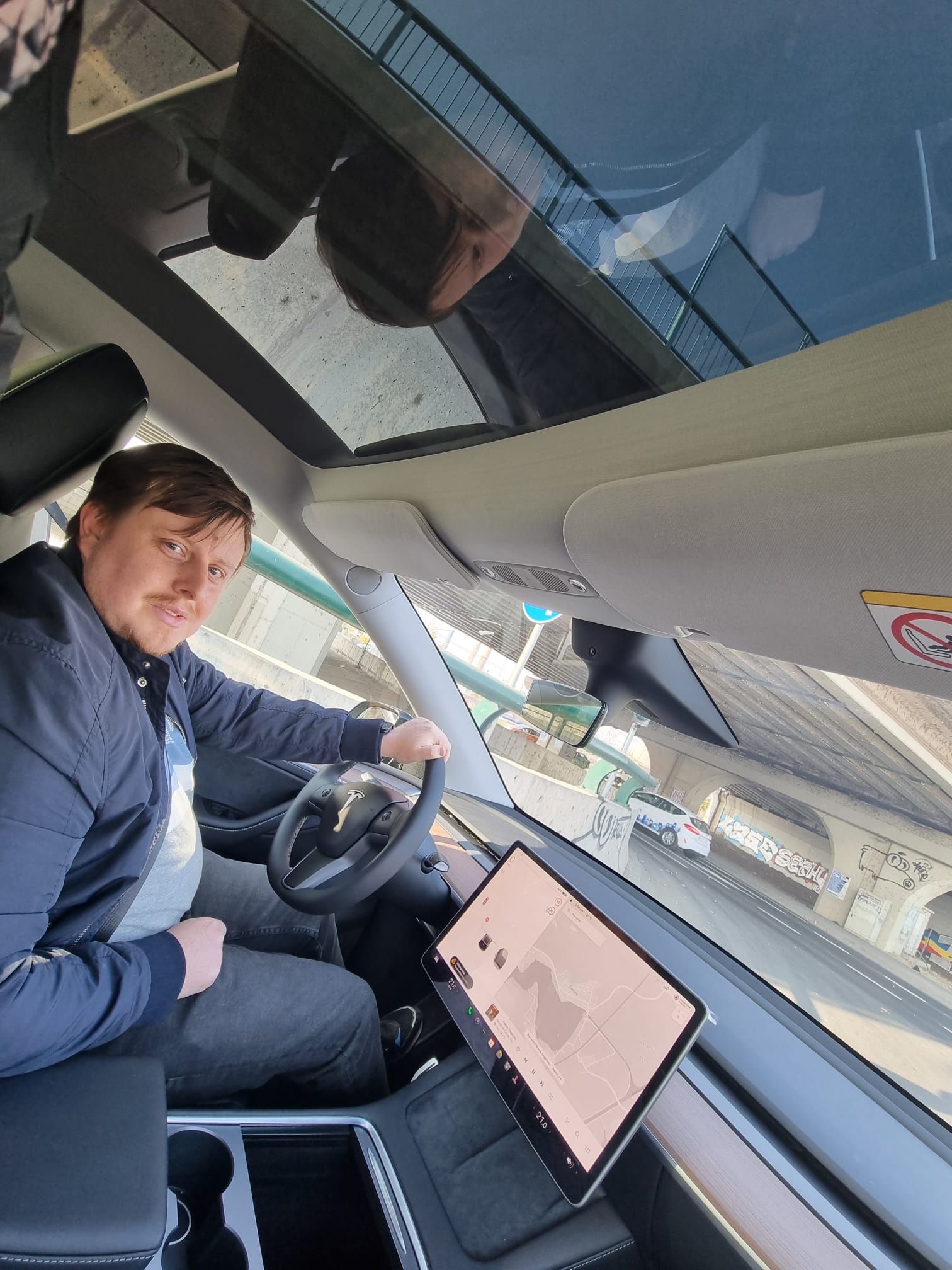 Tesla plafon